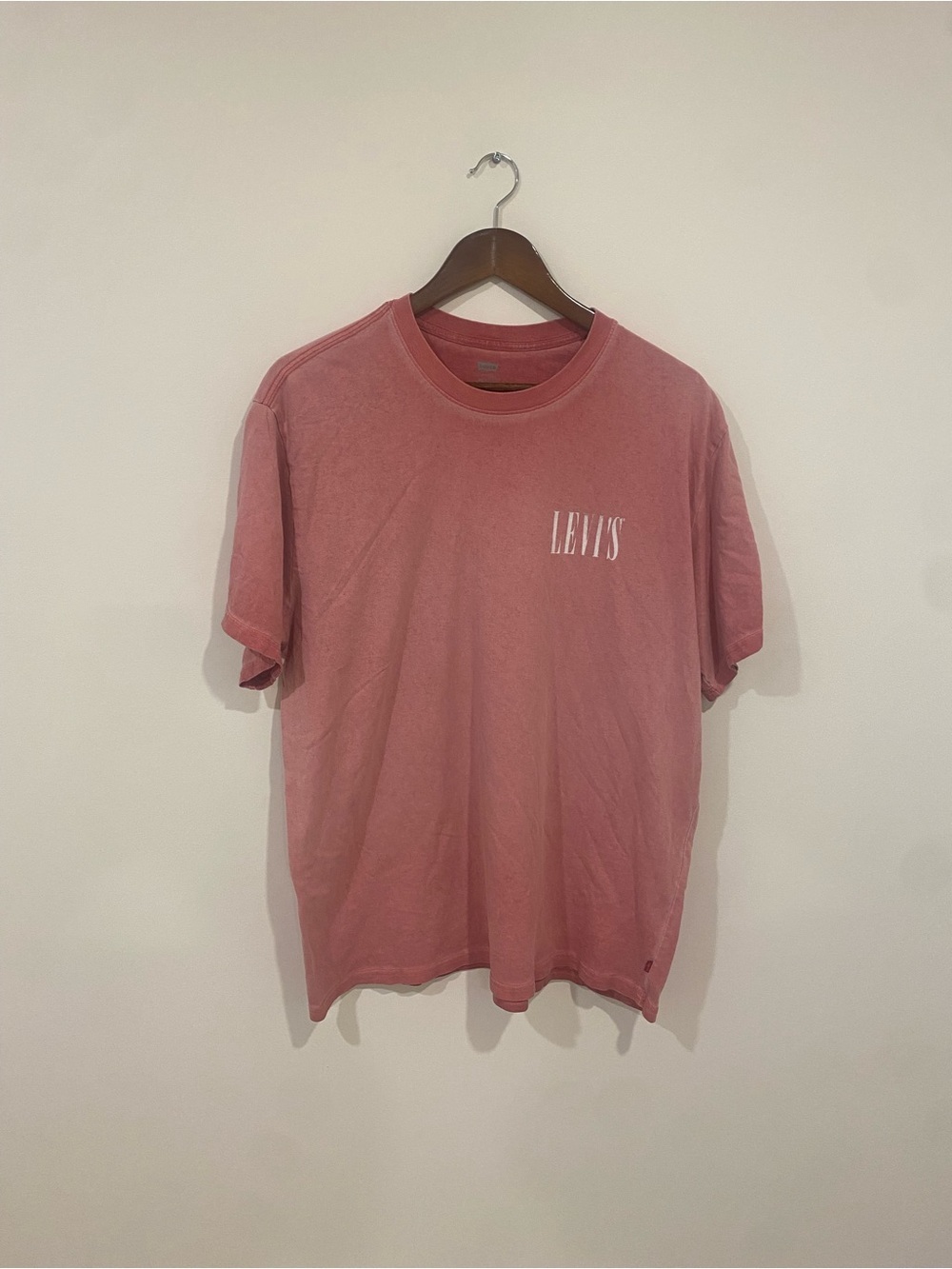 Levi's Men's Short Sleeve Crewneck Tee in Dusty Rose - Picture 2 of 7